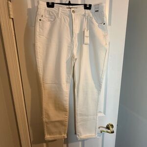 Judy Blue White Boyfriend Cut Jeans - 15